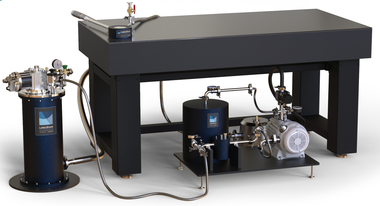 ヘリウム液化 / He再循環ガス冷却システム　RGC4 RGC4型 と 除振台上の ST-500型 光学計測用薄型 LHeクライオスタット